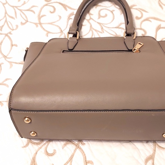 Women's Elegant Faux Leather Zipper Shoulder Bag - Picture 3 of 9